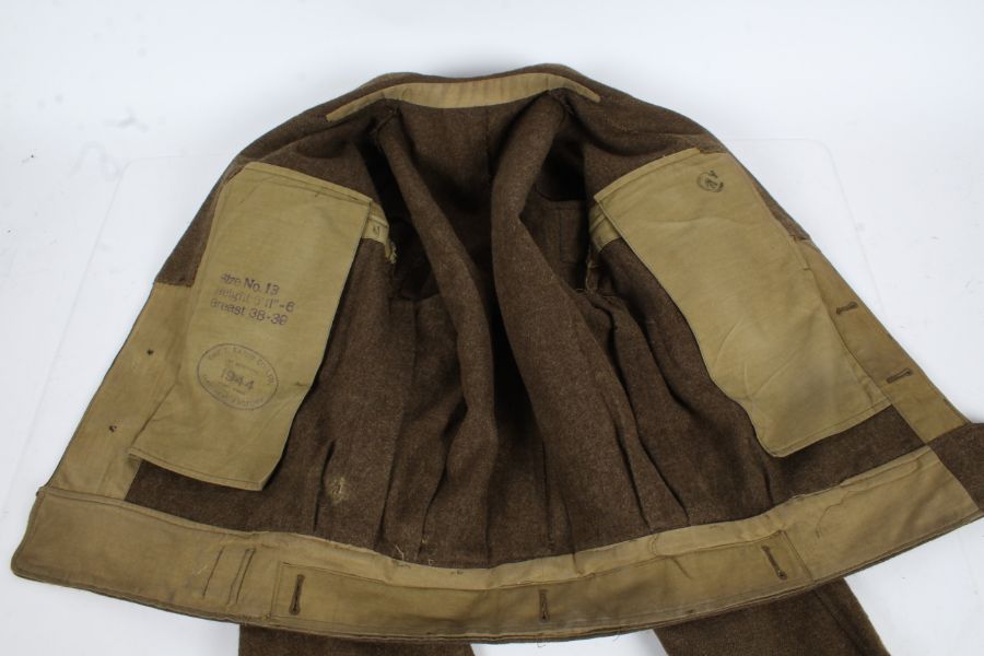 Second World War British Battledress Blouse to an officer in the Rifle Brigade, black Rifle regiment - Image 2 of 9