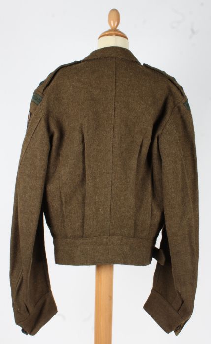 Second World War British Battledress Blouse to an officer in the Rifle Brigade, black Rifle regiment - Image 7 of 9