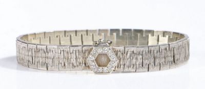 9 carat white gold bark effect bracelet, with a hexagonal diamond clasp, baring marks to