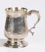 George III silver half pint tankard, London 1785, maker George Smith II, with acanthus leaf capped