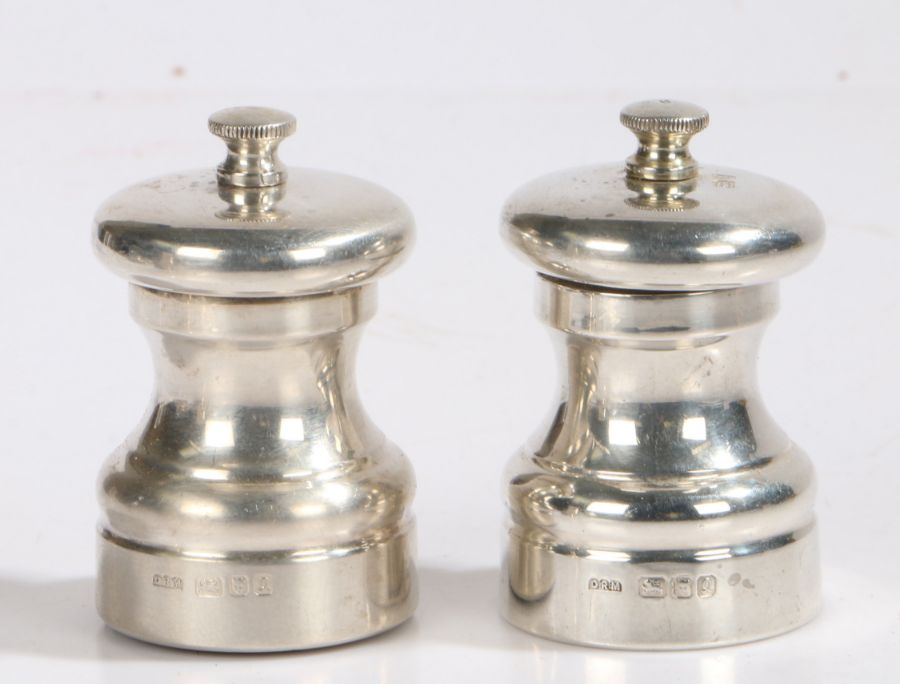 Pair of Elizabeth II silver pepper grinders, London 1990, maker David R. Mills, 7cm high - Image 2 of 2