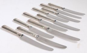Set of ten Elizabeth II silver handled table knives, Sheffield 1981, maker William Yates Ltd. with