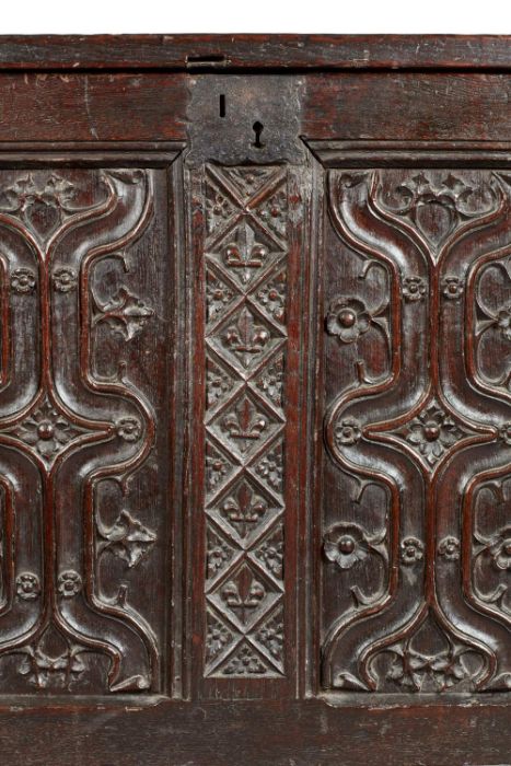 A fine and extremely rare Henry VIII oak parchemin-carved coffer, circa 1530 The hinged lid with - Image 4 of 7