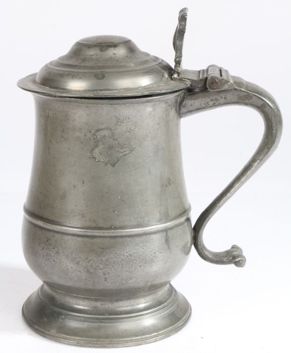 An unusual William & Mary pewter double-dome lidded tulip-shaped tankard, circa 1695 Quart, the body - Image 4 of 7