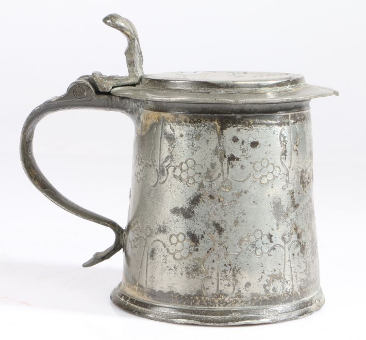 A rare Charles II pewter flat-lid punch-decorated tankard, Lancashire. circa 1670 Of small size, - Image 4 of 7