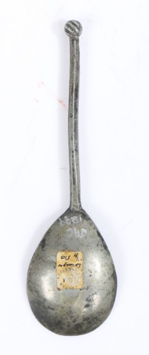 A rare 15th century pewter wrythen ball-knop spoon, English, circa 1450-1500 Having an hexagonal - Image 2 of 3