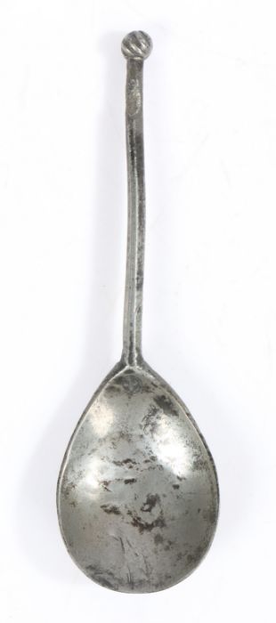 A rare 15th century pewter wrythen ball-knop spoon, English, circa 1450-1500 Having an hexagonal
