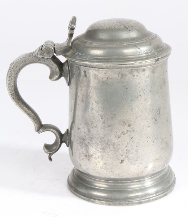 An early 19th century pewter pint tulip-shaped domed-lidded tankard, English, circa 1825 Having a - Image 2 of 3