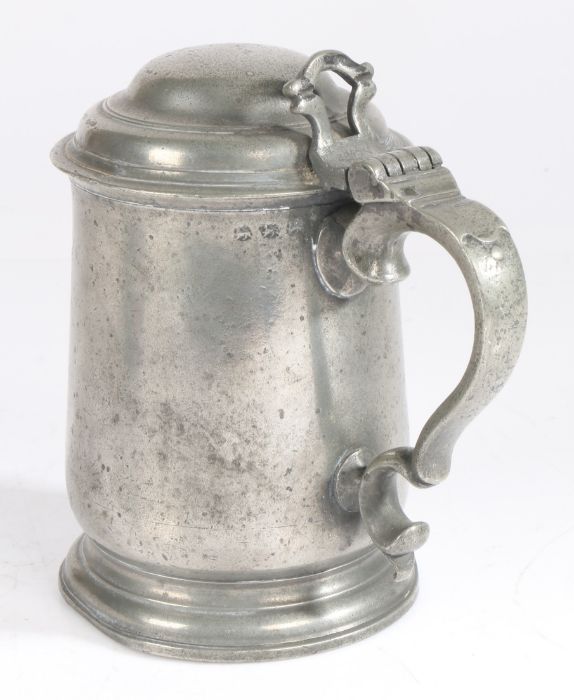 An early 19th century pewter pint tulip-shaped domed-lidded tankard, English, circa 1825 Having a - Image 3 of 3