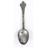 A good William & Mary pewter Royal commemorative relief-cast trifid-end spoon. circa 1690 The end of