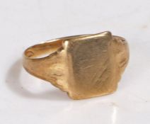 9 carat gold signet ring, with a rectangular head, stamped 375, ring size S weight 3.3 grams