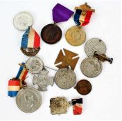 Selection of Queen Victoria Diamond Jubilee/official visit commemorative medals, together with one