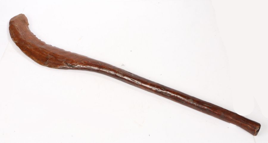 Soloman Islands dance paddle, with a crescent blade and slightly jagged edge, 99cm long - Image 2 of 4