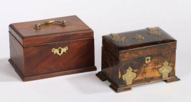 A George III mahogany tea caddy, with a hinged lid enclosing two lidded compartments 18cm wide,