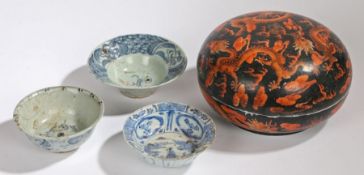 Chinese porcelain, to include three blue and white porcelain bowls, 19th Century and a dish and