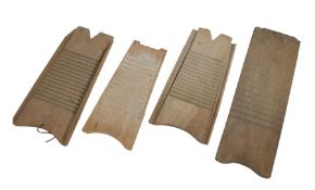 Four mangle boards, the largest 75cm long, 25cm wide (4)