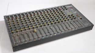 Studiomaster Diamond 16-2 mixer