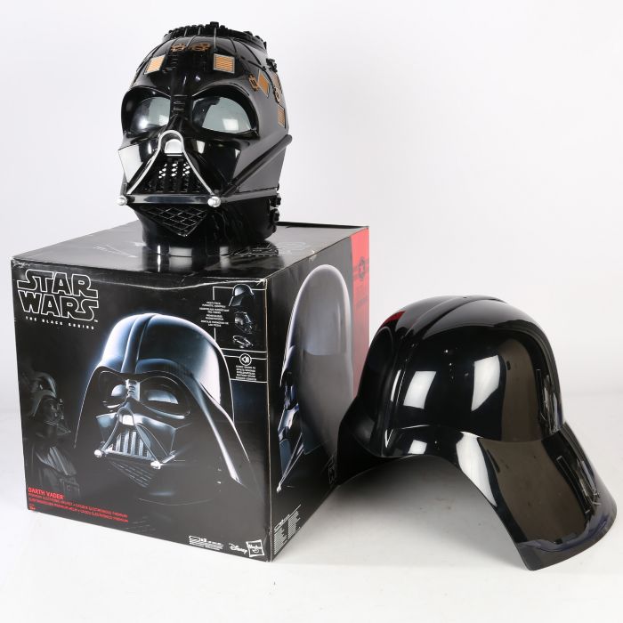 Star Wars The Black Series Darth Vader Premium Electronic Helmet (E0328) by Hasbro/ Disney. - Image 3 of 3