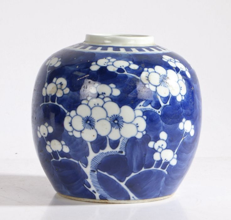 A Chinese blue and white porcelain ginger jar, decorated with a cherry blossom design to the body, - Image 4 of 9