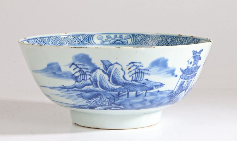 A Chinese blue and white porcelain bowl for export, finely painted with figures, buildings and a - Image 7 of 9