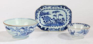 Chinese porcelain, to include a bowl in blue and white with a pair of fish mark to the base, 16cm