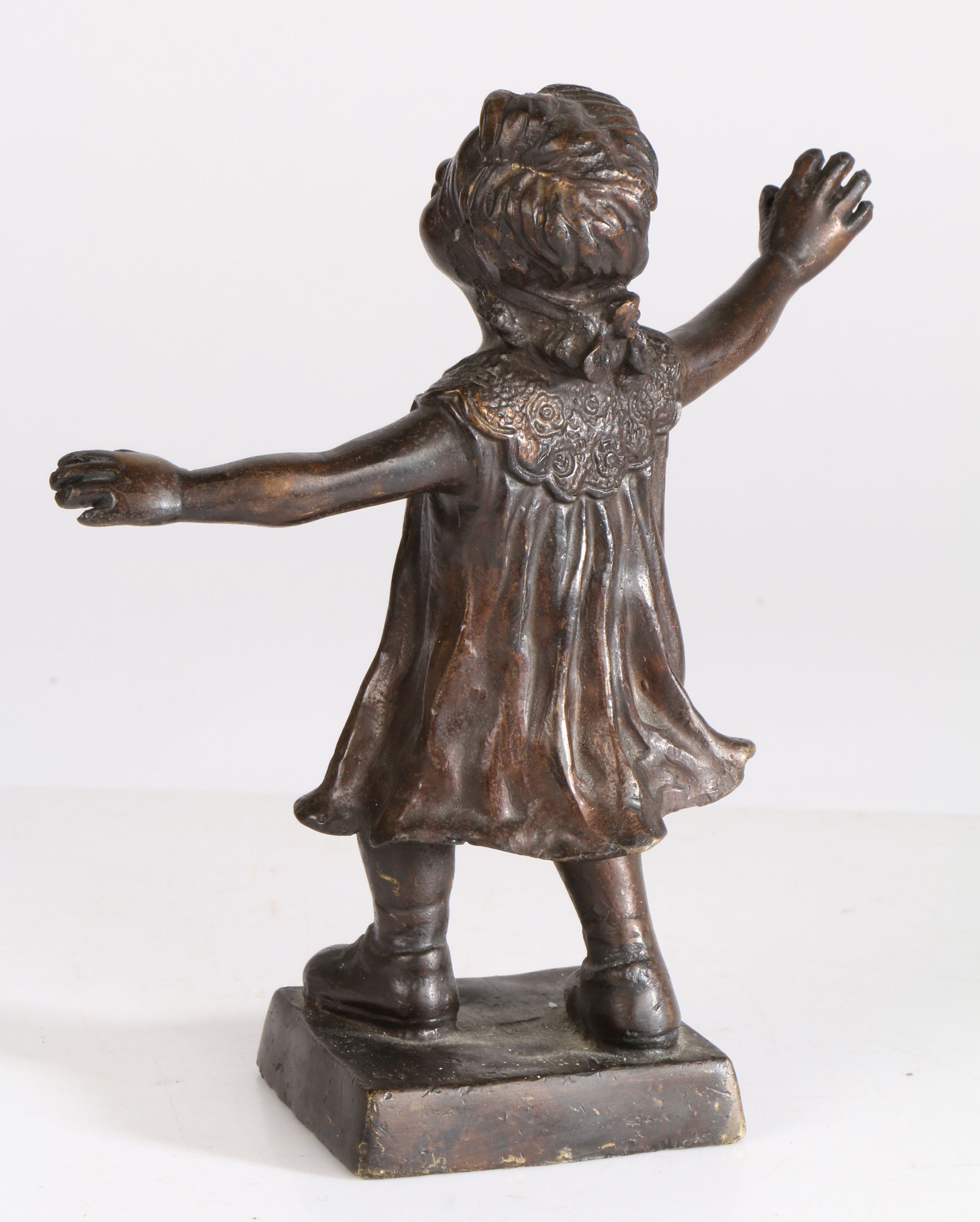 A late 19th/20th century bronze figure of a blindfolded girl, depicting a girl wearing a blindfold - Image 2 of 3