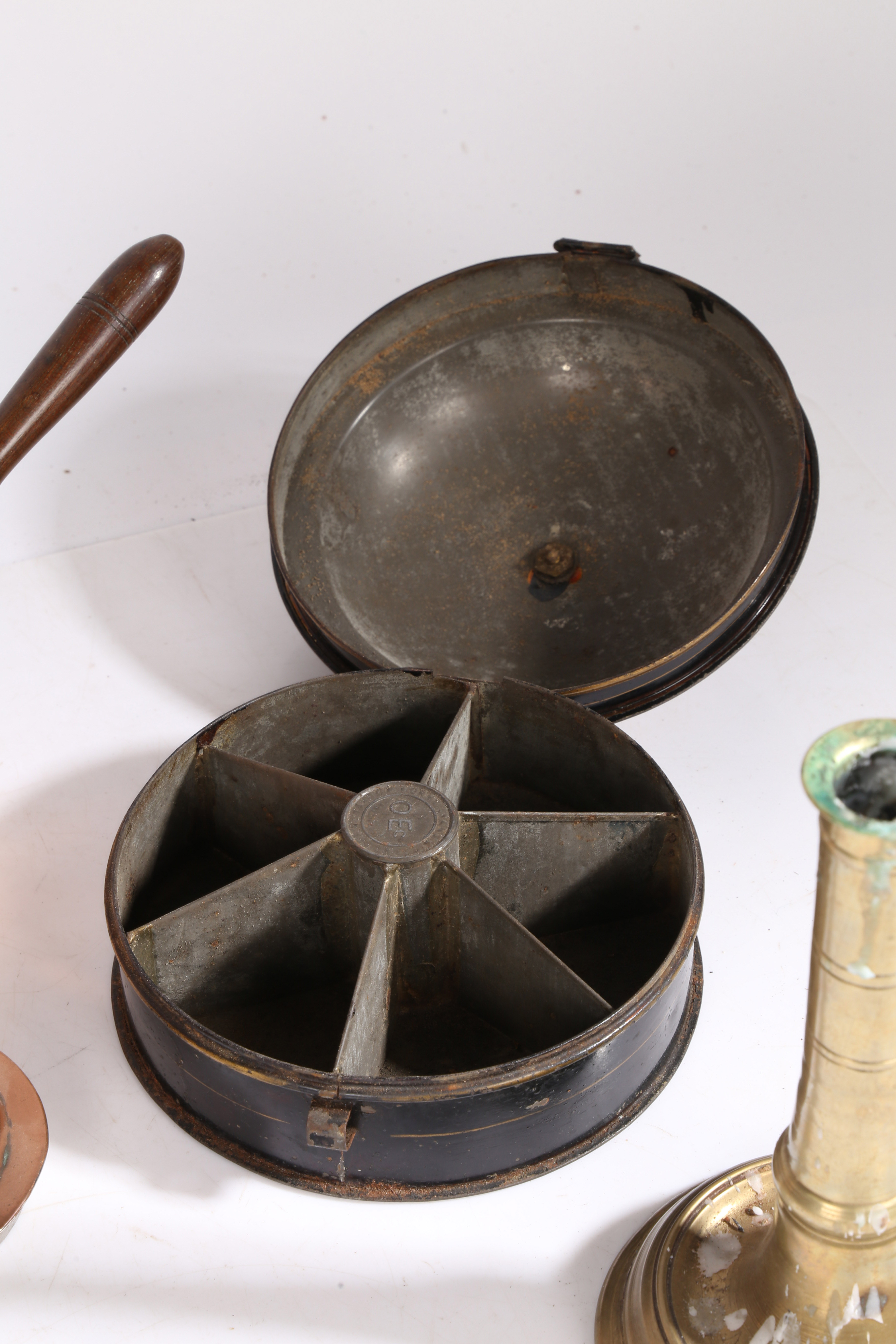 A collection of 19th Century and earlier metalware, to include a candlestick, three copper jugs, a - Bild 5 aus 6