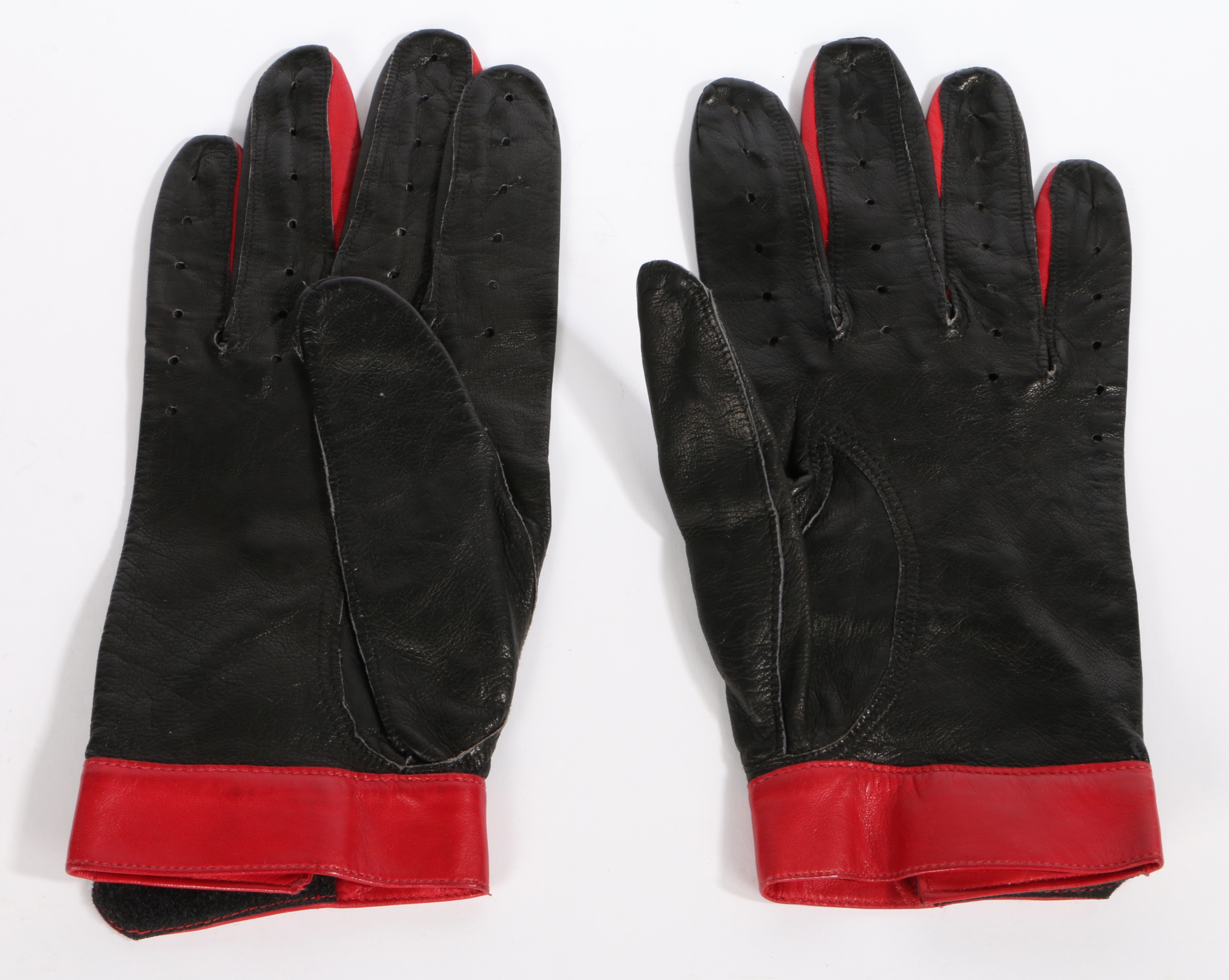 A pair of 1960's Graham Hill leather driving gloves, the red and black leather gloves with velcro - Image 4 of 4