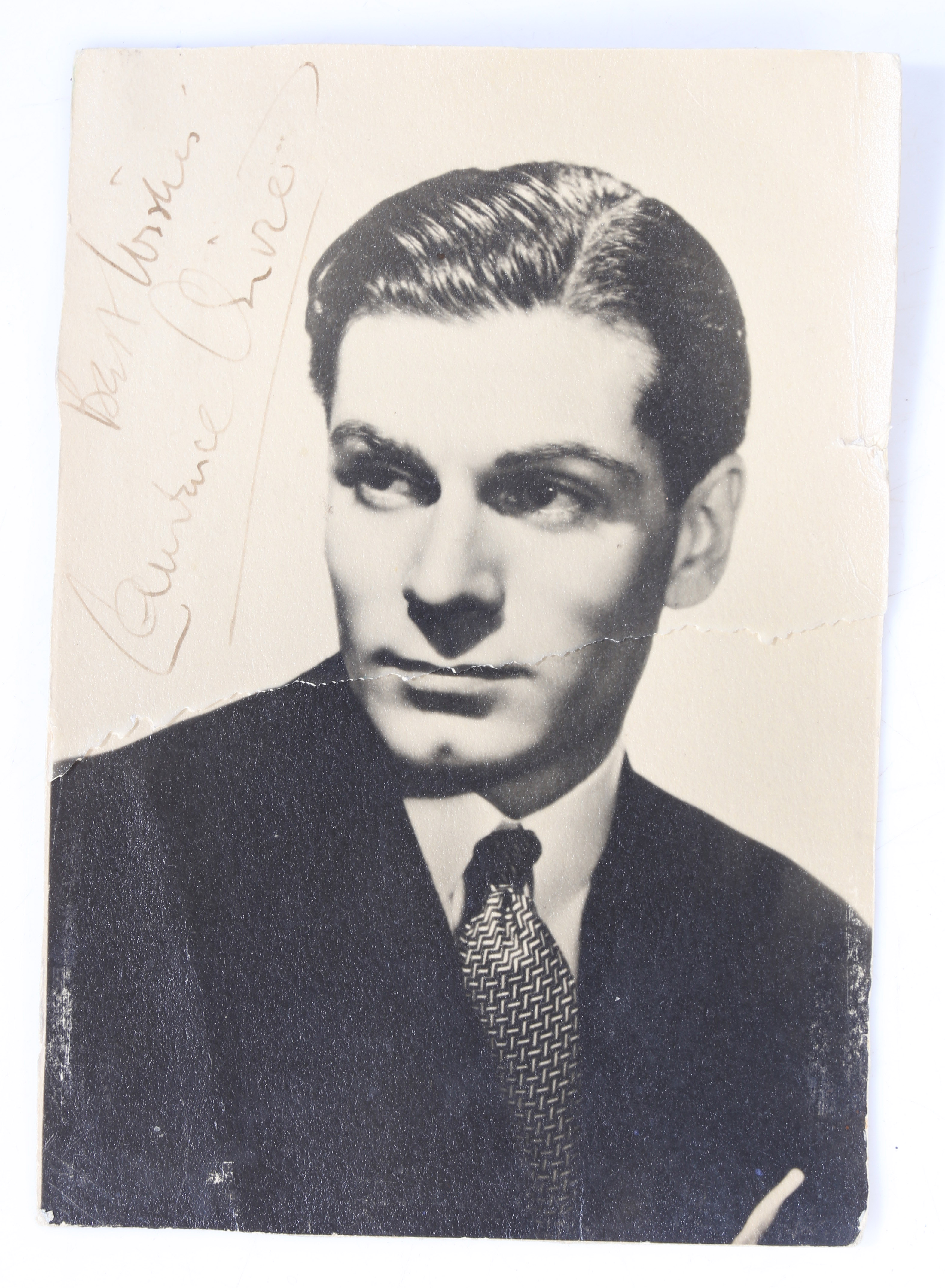Laurence Olivier / Greer Garson. Two reproduction photographs, autographed by the film stars who - Image 3 of 3