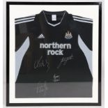 Newcastle United F.C. 2003/04 away shirt (XL), autographed by Alan Shearer, Bobby Robson, Keiron