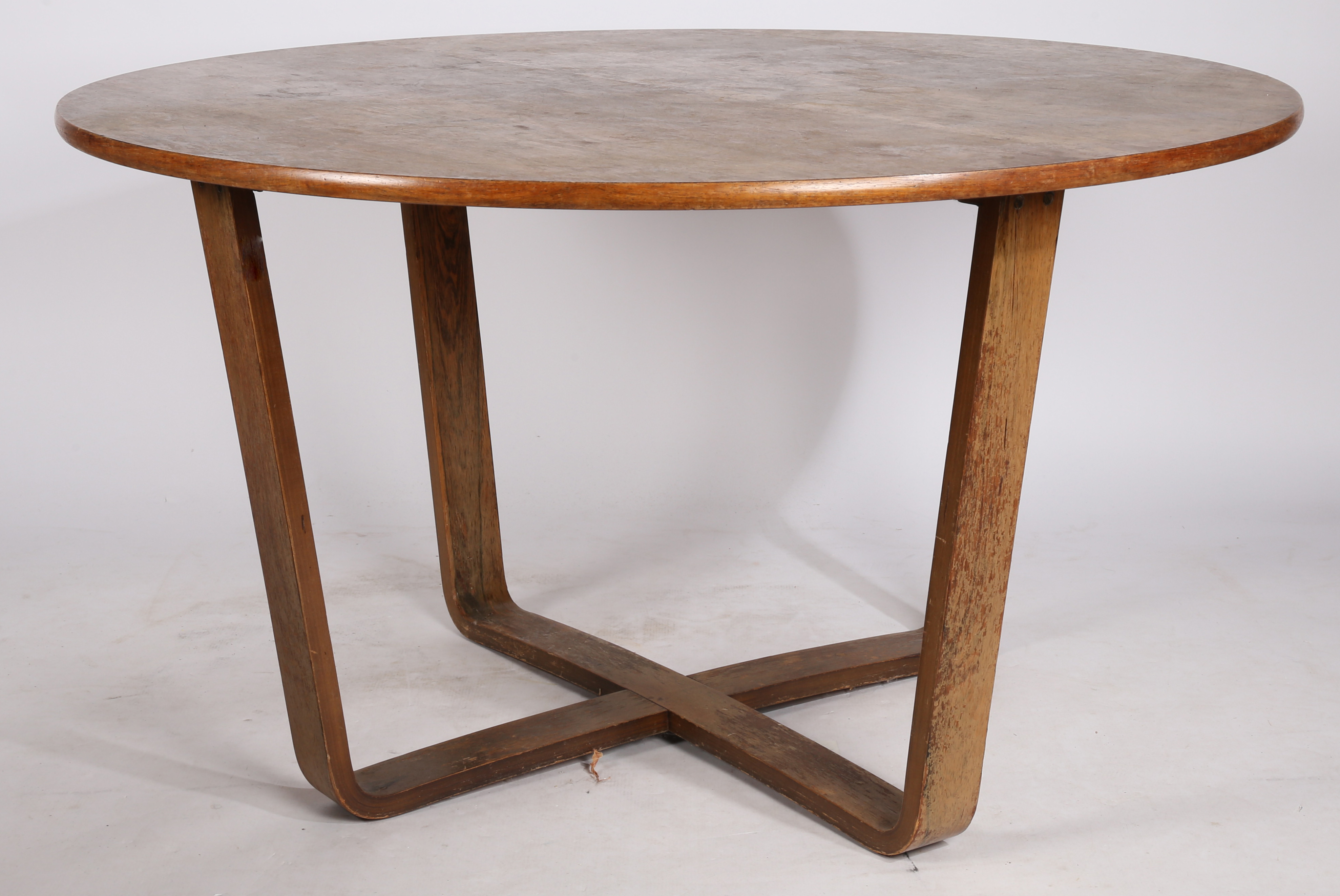 A mid 20th Century teak circular dining table. 122cm diameter, 69cm height. - Image 4 of 4