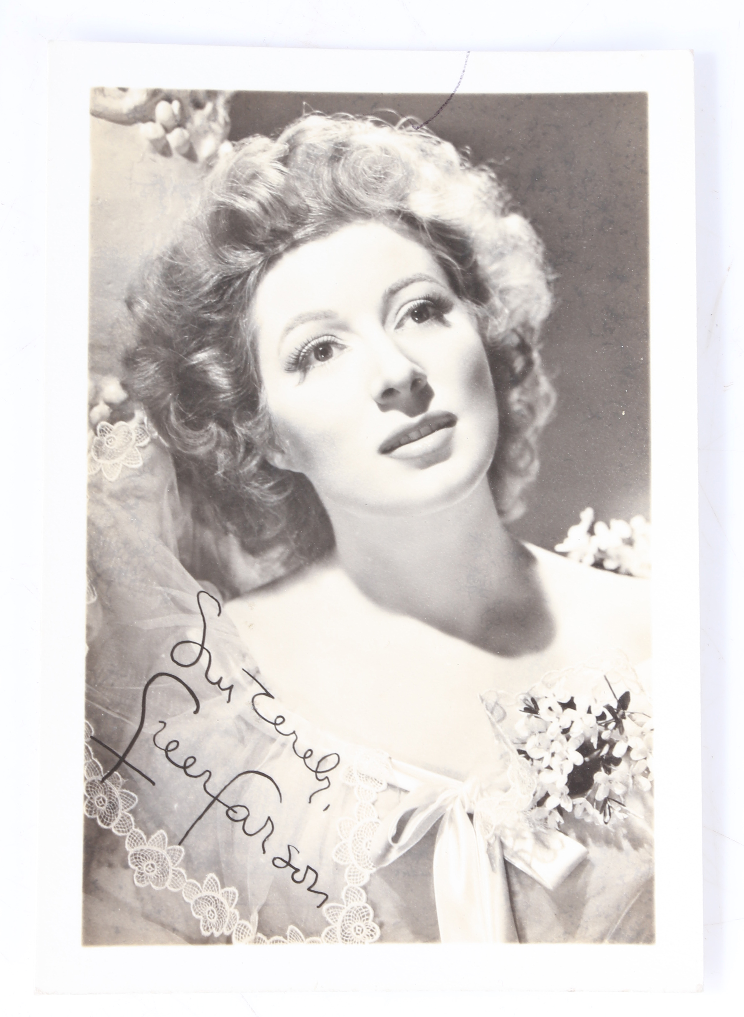 Laurence Olivier / Greer Garson. Two reproduction photographs, autographed by the film stars who - Image 2 of 3