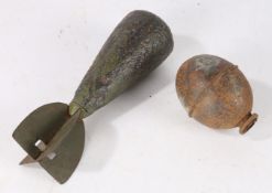 First World War French Brandt 60 mm 'Pneumatic' mortar bomb, detachable tail, together with a 1914