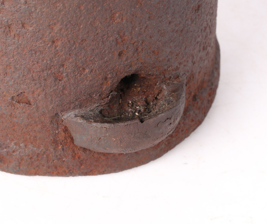 An 18th century cast iron thunder mug signalling cannon, loop handle, 25cm high - Image 4 of 5