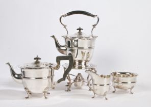 A George V silver tea set, Sheffield 1925, maker Lee & Wigfull (Henry Wigfull), consisting of teapot