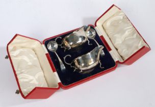A pair of George V silver sauce boat and sauce ladles, Sheffield 1925, maker Martin Hall & Co Ltd.
