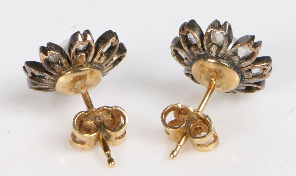A pair of rose cut diamond and pearl earrings, of flower head form, the central pearls with eight - Bild 4 aus 4