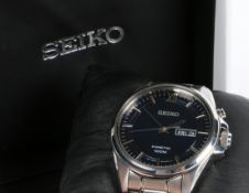 A Seiko Kinetic 100M gentleman's stainless steel wristwatch, model no. 5M83-0AC0, the signed