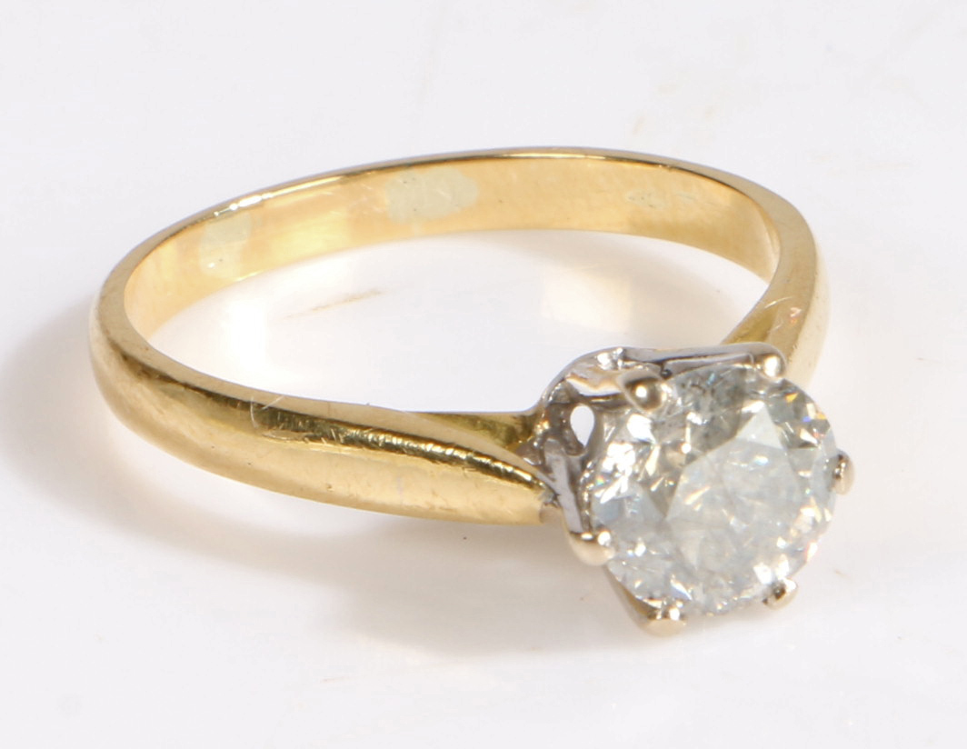 An 18 carat gold diamond solitaire ring, the diamond at 1.50 carat within six claws, ring size P - Bild 2 aus 4