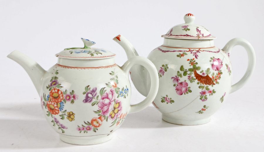 A Lowestoft porcelain teapot and cover, decorated in the Curtis cornucopia pattern, 15.5cm high,