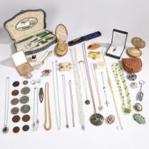 A COLLECTION OF COSTUME JEWELLERY.