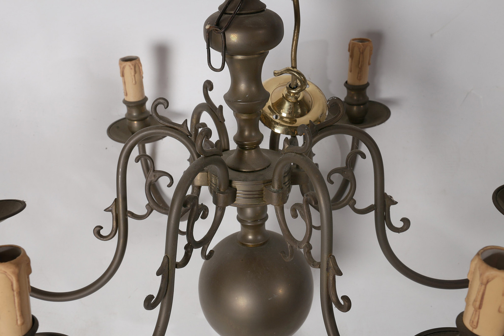 TWO BRASS CHANDELIERS, EACH WITH SCROLLING BRANCHES (2). - Image 7 of 8