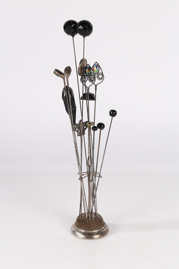 GEORGE V SILVER HAT PIN STAND AND THIRTEEN HAT PINS (14). - Image 7 of 9