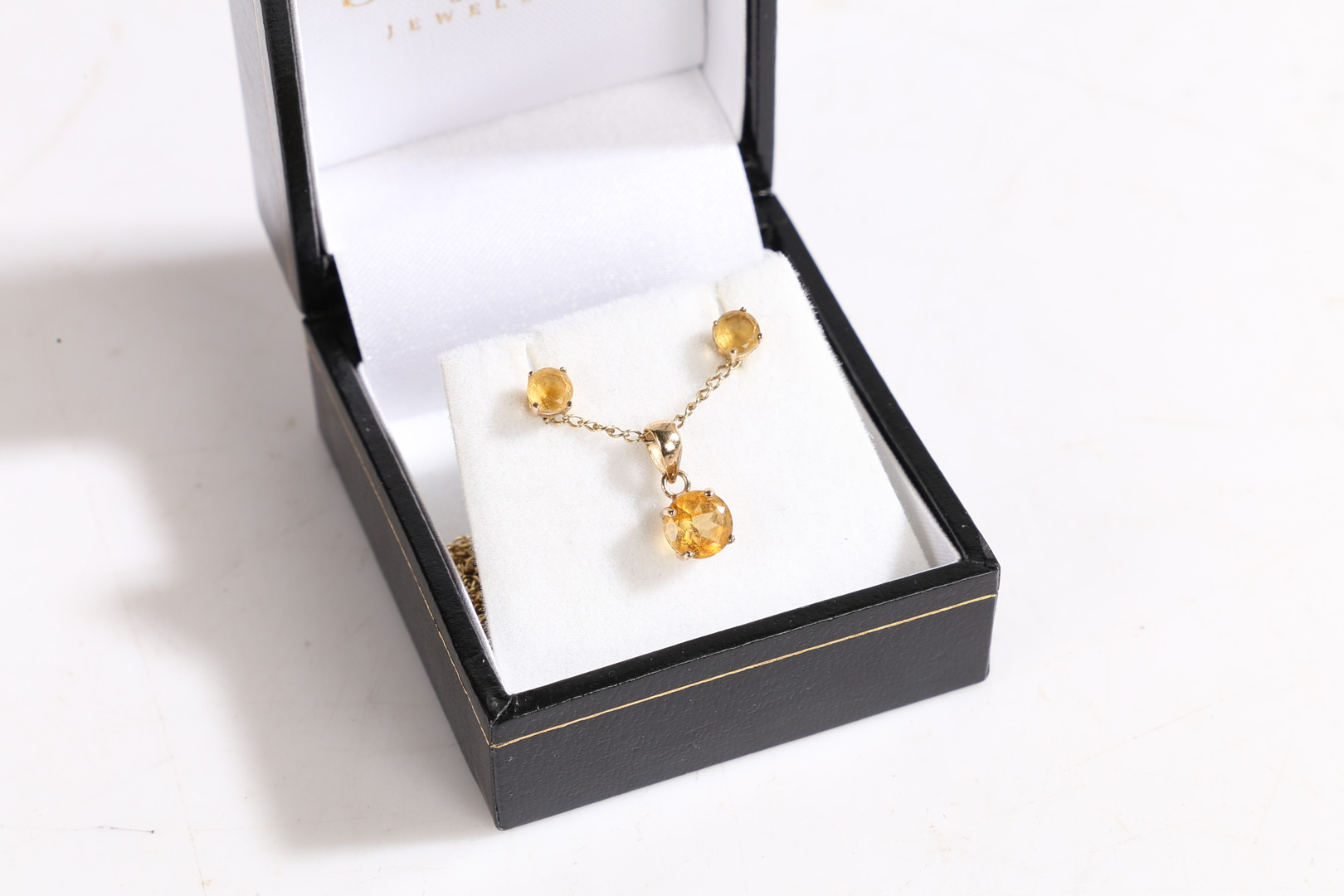 TWO 9 CARAT GOLD NECKLACE AND EARRING SETS (2). - Image 3 of 3