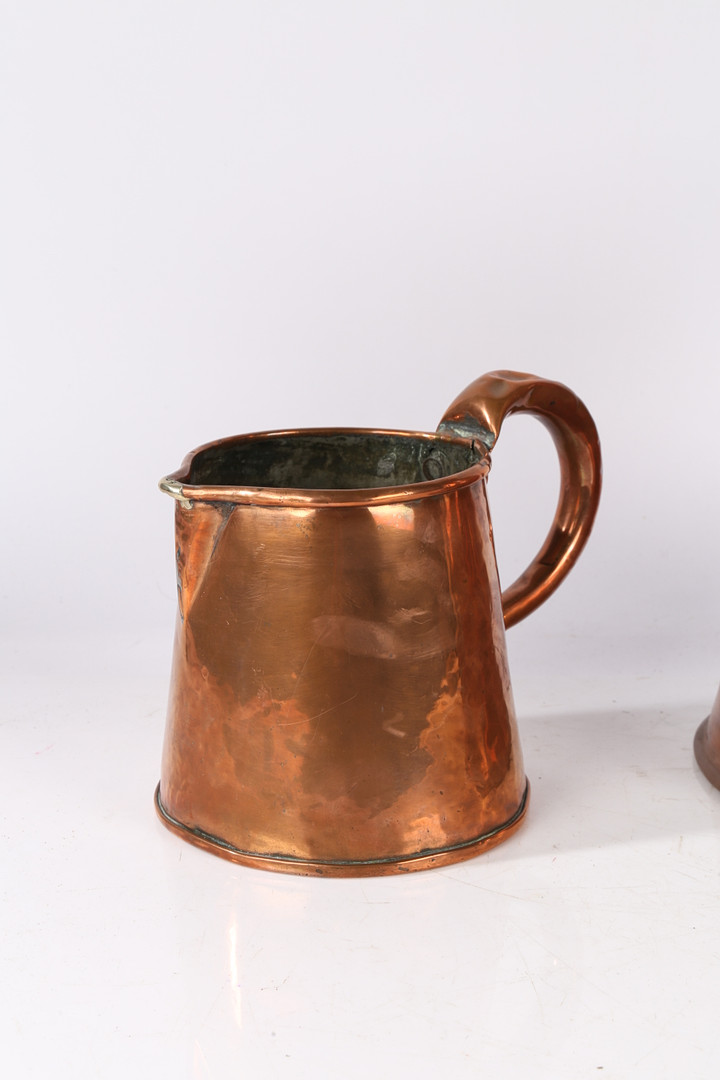 A LARGE 19TH CENTURY COPPER JUG AND A SMALLER EXAMPLE (2). - Image 2 of 7