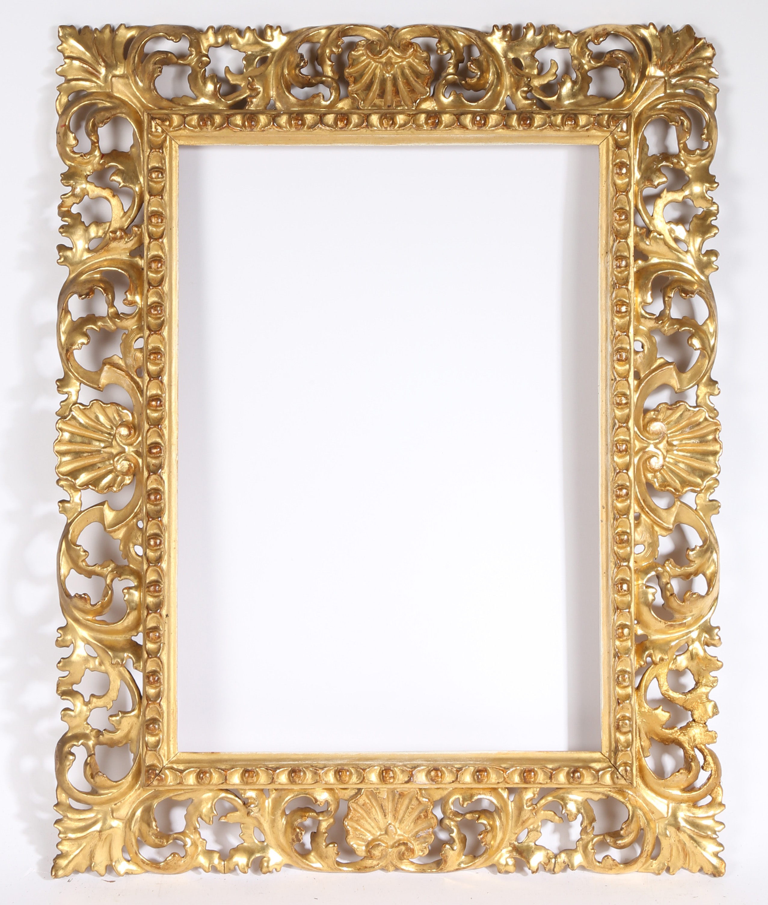 19th century carved Florentine picture frame -rebate size 19in x 13.5in - Image 3 of 3