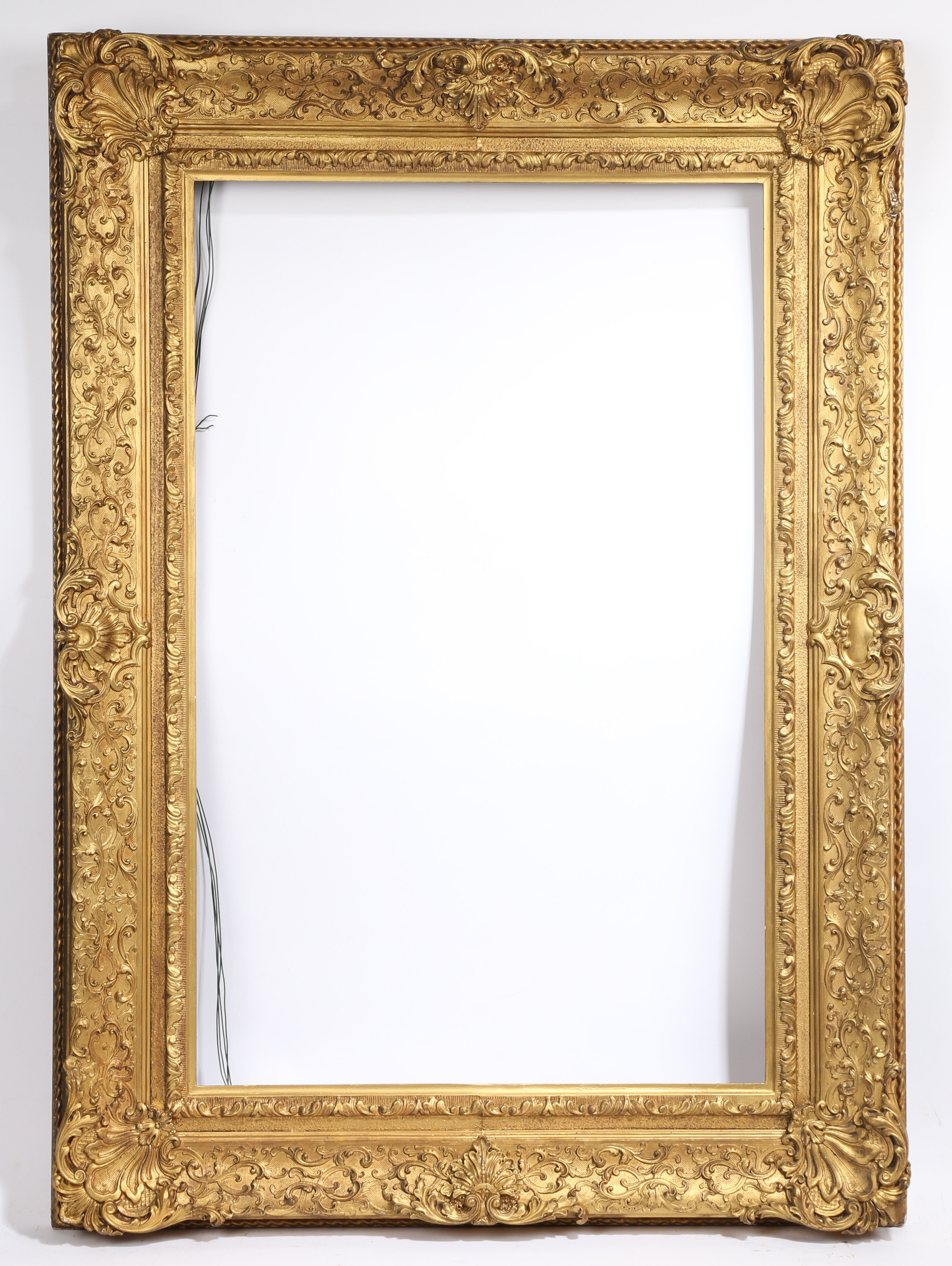 19th century English pattern picture frame with intricate centres and corners - rebate size 22in x - Image 3 of 3