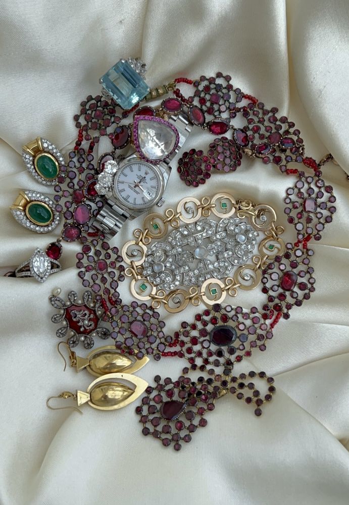 Antique & Vintage Jewellery and watch Auction