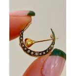 Antique 15ct Yellow Gold Pearl Crescent Moon Brooch