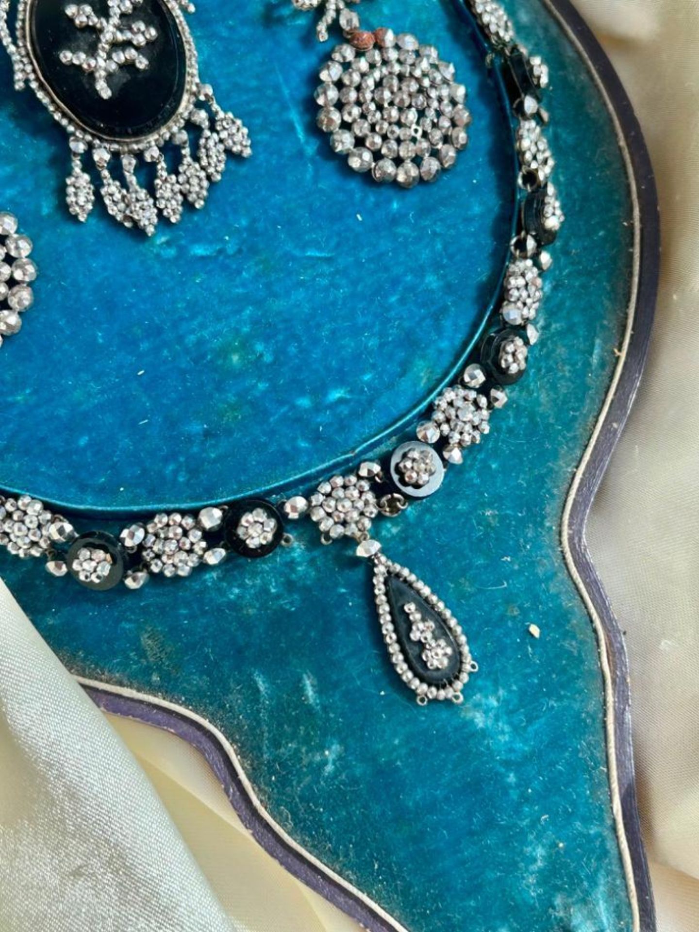 Antique Georgian Cut Steel & Onyx Boxed Set Necklace, Earrings, Brooch & Tiara - Image 4 of 5